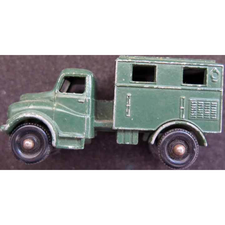 véhicule militaire Matchbox Lesney Austin MK2 radio truck N° 68