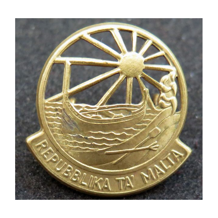 insigne de poitrine de la police de la république de Malte