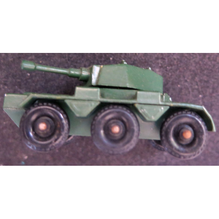 véhicule militaire Matchbox Lesney Saladin armoured car 6x6 n° 67