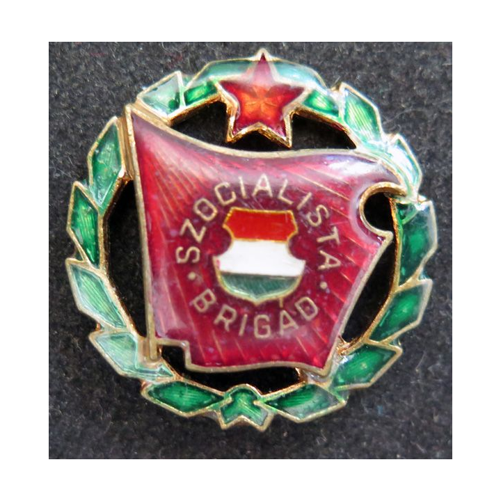 HONGRIE : insigne de la brigade socialiste hongroise de diamètre 2,8 cm