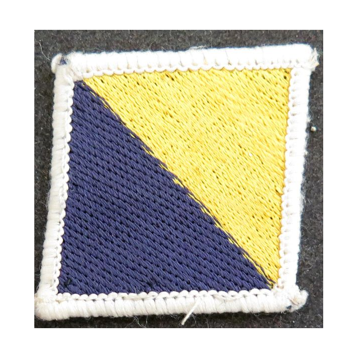 ROYAUME UNI : insigne tissu inconnu anglais de dimension 4 x 4 cm