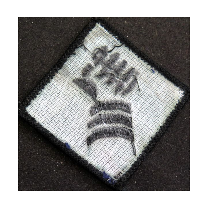 ROYAUME UNI : insigne tissu inconnu anglais de dimension 5 x 5 cm