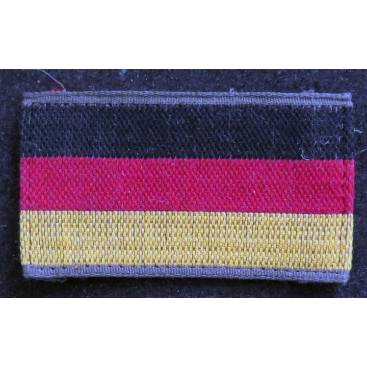 ALLEMAGNE : insigne tissu du drapeau allemand 5 x 3 cm