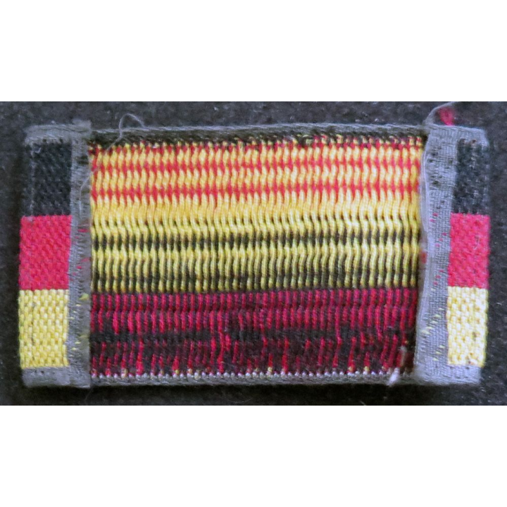 ALLEMAGNE : insigne tissu du drapeau allemand 5 x 3 cm