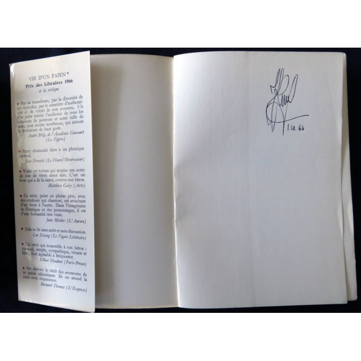 Vie d'un païen Vol 2 : La beauté à genoux de Jacques Perry aux éditions Robert Laffont