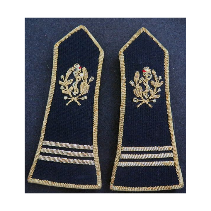 paire d'épaulette de spencer (tenue de soirée) de Capitaine médecin en cannetille