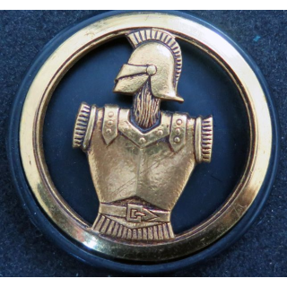 Insigne de béret du Génie sur son support noir