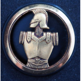 Insigne de béret du Génie sur son support plastique noir de fabrication Arthus Bertrand 