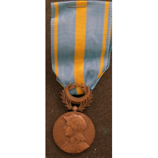 FRANCE : médaille commémorative d'Orient en bronze de module 3 cm de diamètre