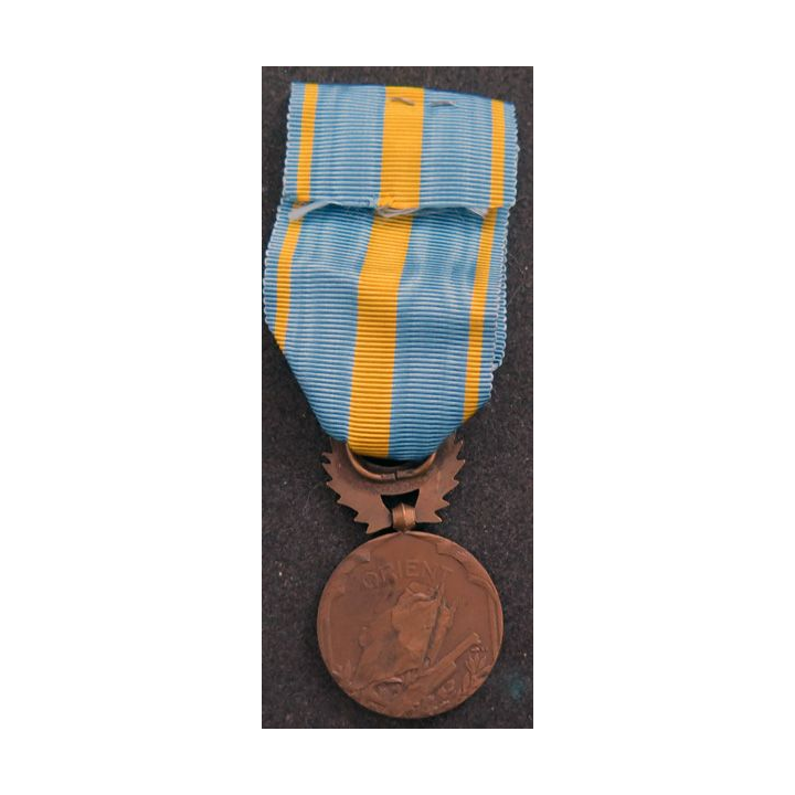 FRANCE : médaille commémorative d'Orient en bronze de module 3 cm de diamètre