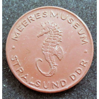 ALLEMAGNE : insigne du Meeres Museum Stralsund DDR