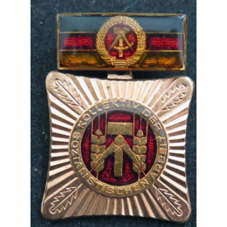 RDA : médaille du travail collectif de l'Allemagne de l'Est