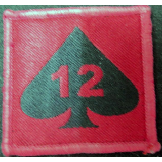 ROYAUME UNI : insigne tissu inconnu anglais de dimension 5 x 4,5 cm