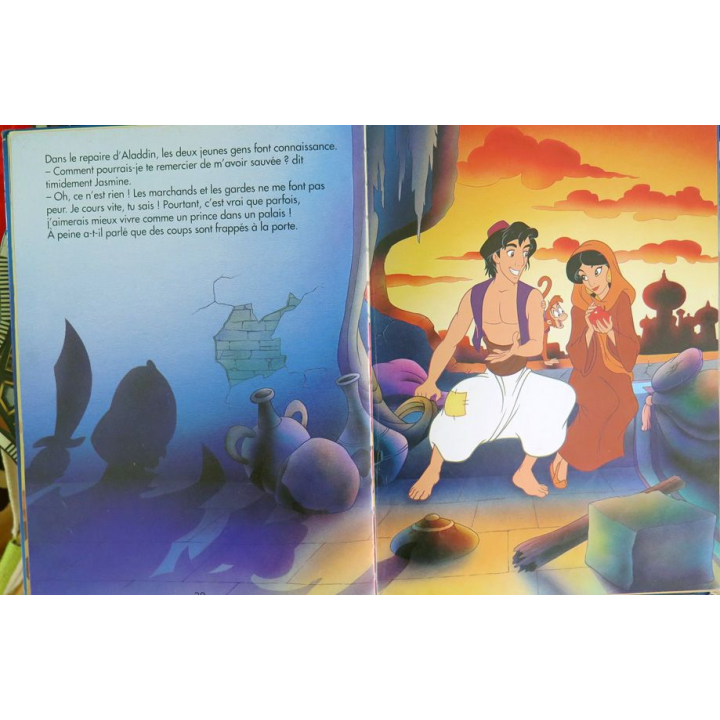 Livre ALADIN de Walt Disney Hachette édition 1993