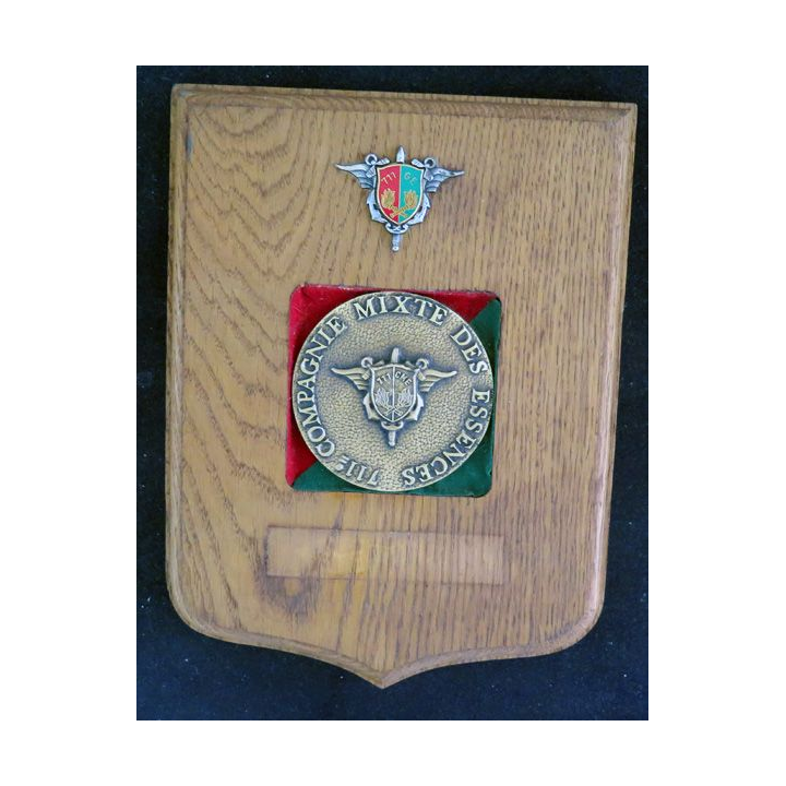 711° CME : médaille sur plaque en bois avec insigne de la  711° compagnie mixte des essences 