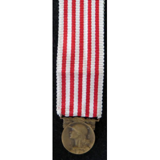 FRANCE : Médaille miniature commémorative de la Grande Guerre 1914 - 1918