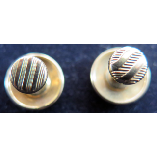 Paire de boutons de chemise à plastron en plaqué or signés Murat