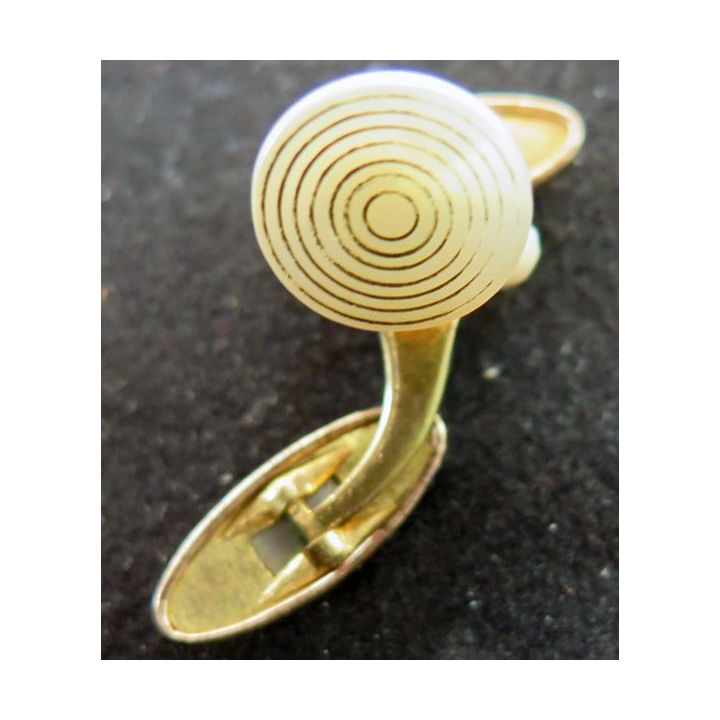 Paire de boutons en nacre et métal doré Vintage