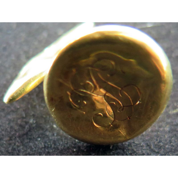 Paire de boutons de manchette en Or 18 K poinçon cloche 750 initiales LK
