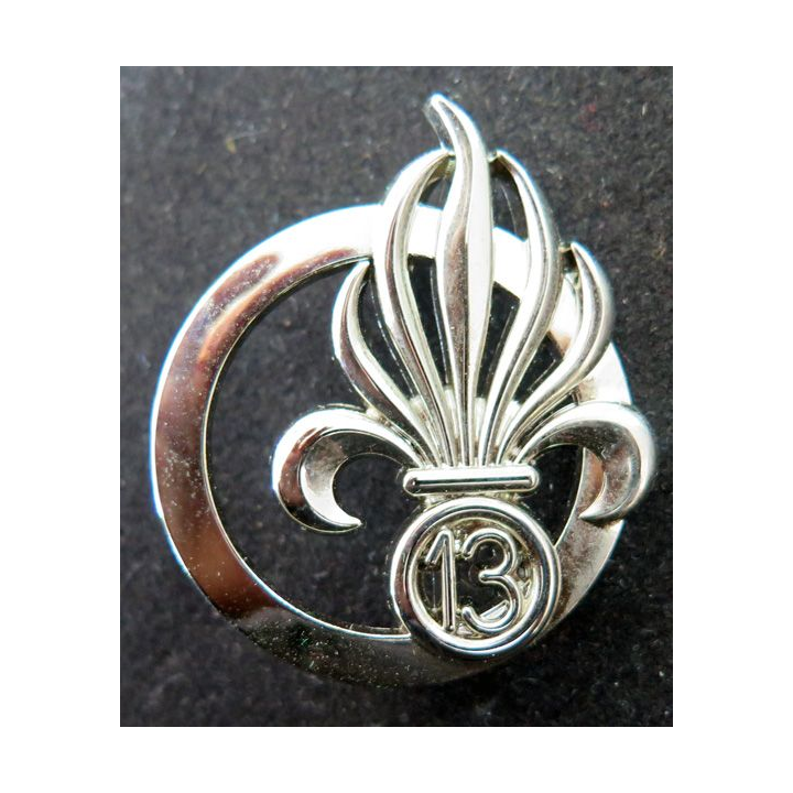13° DBLE : insigne de béret de la 13° demi brigade de la Légion étrangère de fabrication Boussemart G. 4584 argenté