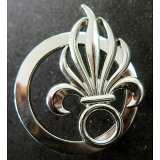 insigne de béret argenté de la Légion étrangère de fabrication Boussemart G. 3840