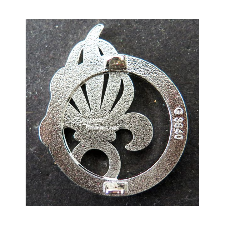 insigne de béret argenté de la Légion étrangère de fabrication Boussemart G. 3840