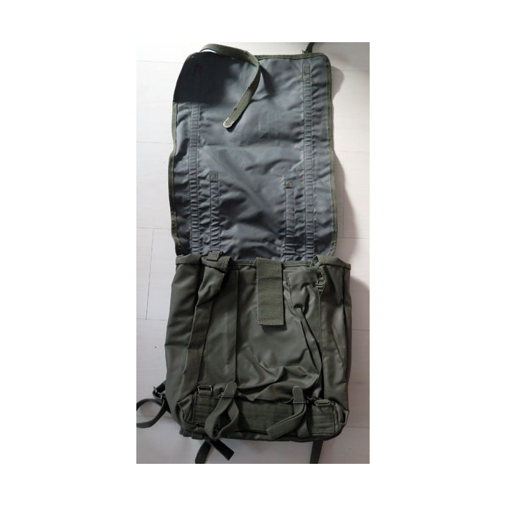 Musette parachutiste F1 modèle sans poches latérales kaki (C163)
