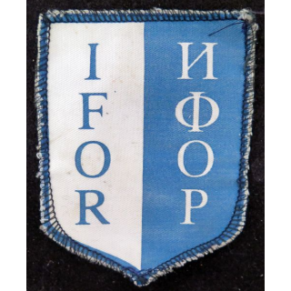 IFOR : Insigne Tissu de la IFOR dimension 7 x 9 cm