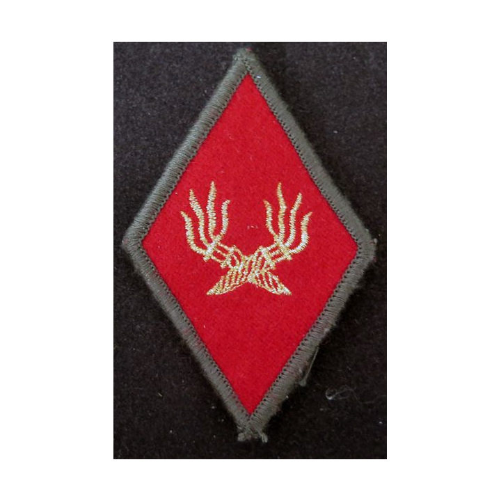 LOSANGE DE BRAS MODÈLE 45 :  modèle sous-officiers du Service des essences des armées SEA fil doré et kaki extérieur