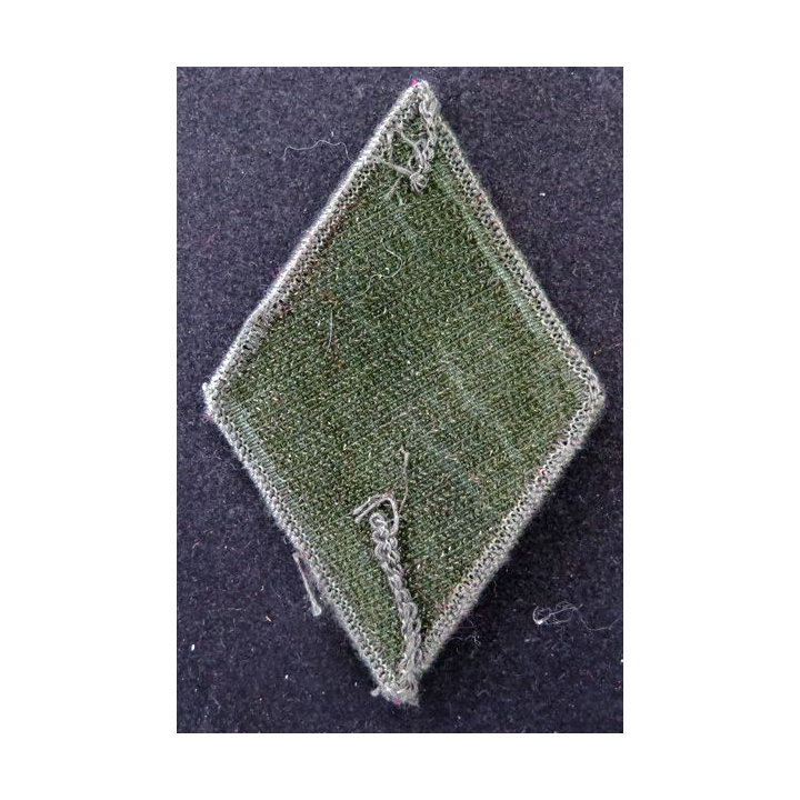 LOSANGE DE BRAS MODÈLE 45 :  modèle sous-officiers du Service des essences des armées SEA fil doré et kaki extérieur