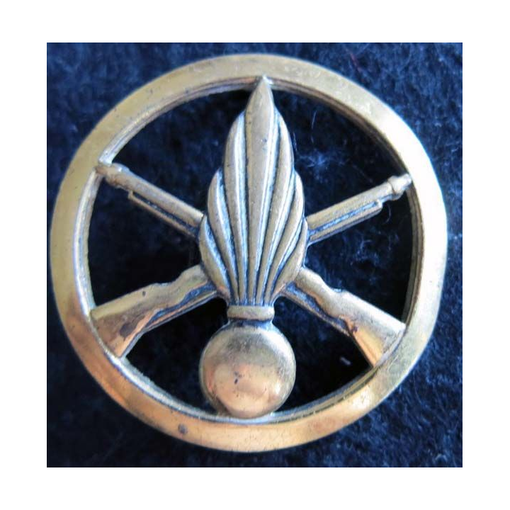INFANTERIE : Insigne béret infanterie de fabrication L. Bichet 4,4 cm
