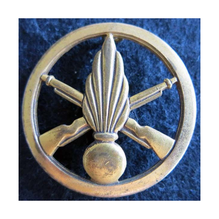 INFANTERIE : Insigne béret infanterie de fabrication Béraudy Vaure 4,4 cm