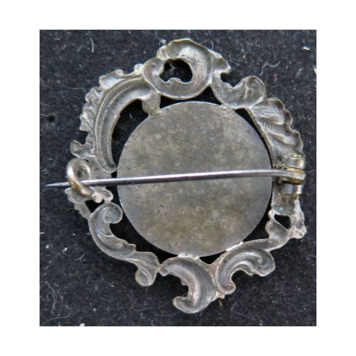 Broche en argent représentant Maria MMAC 