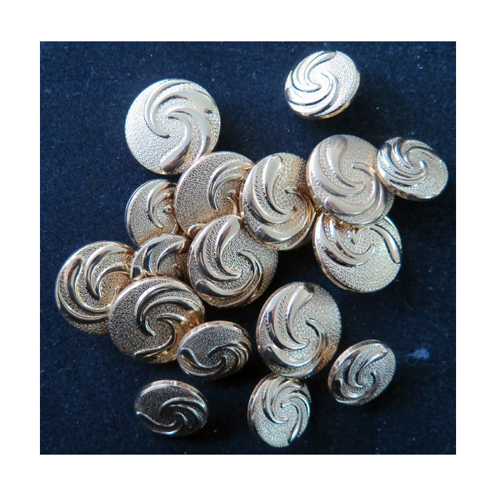 LOT de 6 boutons dorés de veste de 2,2 cm de diamètre et 8 boutons de manches de 1,8 cm