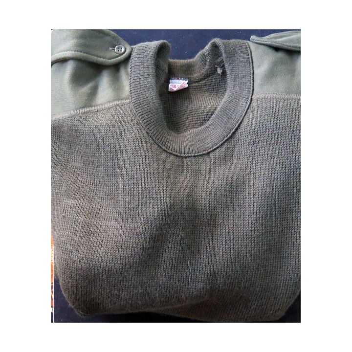 Pull militaire col en V fabricant Gilles 1991 taille 104 Homme