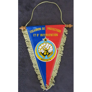602° GIA : fanion de l'escadron de protection et d'intervention du 602° groupes d'infanterie de l'air 26 cm