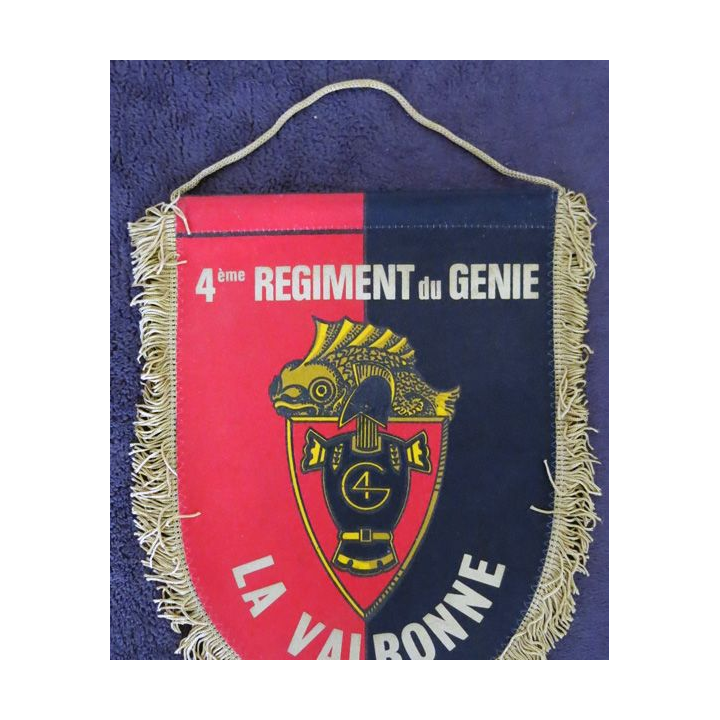 4° RG : fanion du 4° régiment de Génie de la 27° Division Alpine 27 cm