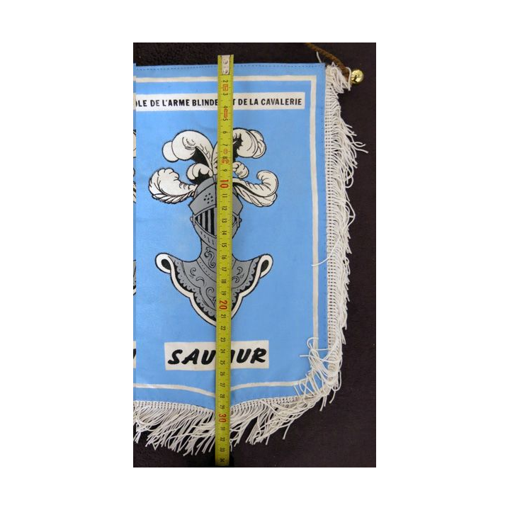 EABC : fanion de l'Ecole de l'Arme Blindée Cavalerie de Saumur  30 cm signé au dos