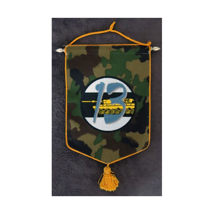 ABC : fanion inconnu Arme Blindée Cavalerie fond camouflage avec chiffre 13