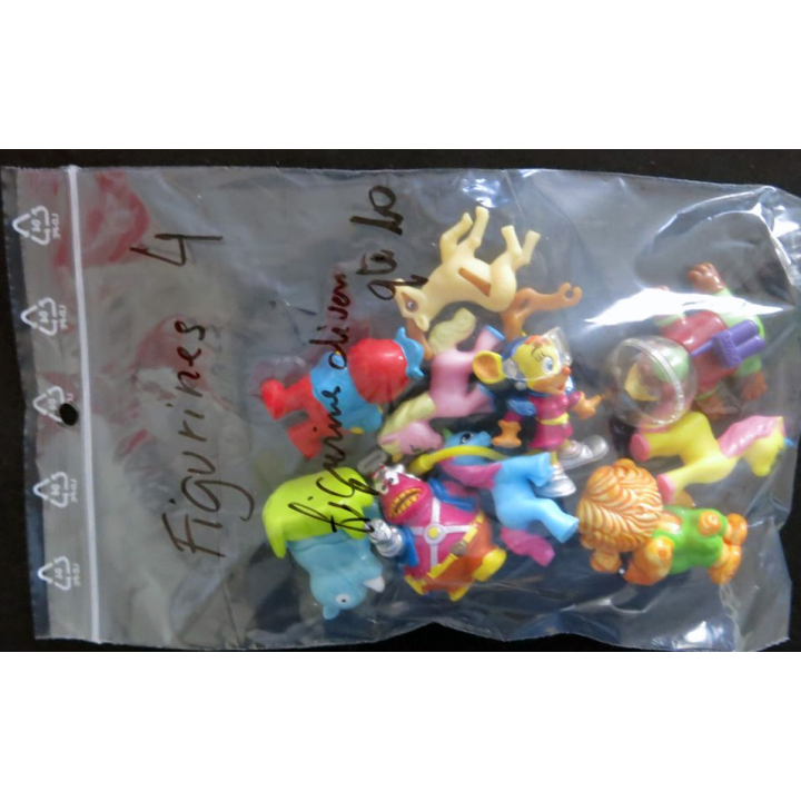 FERRERO : Figurines Série Kinder Ferrero "Chevaux & divers" 10 pièces