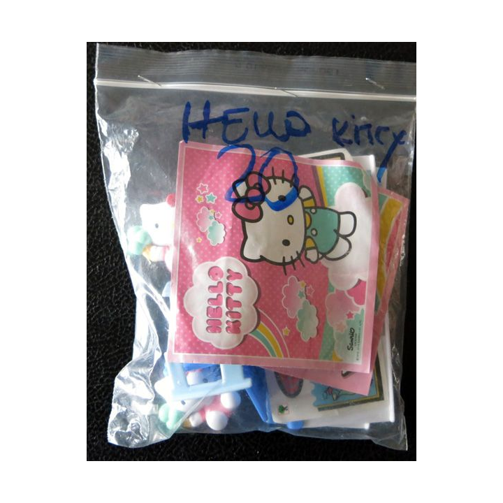 Lot de Figurines HELLO KITTY avec maison