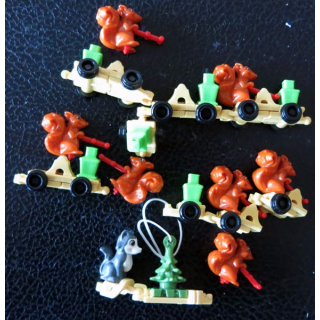 FERRERO : Lot de Figurines écureuil de Noël KINDER FERRER 7 piècesO