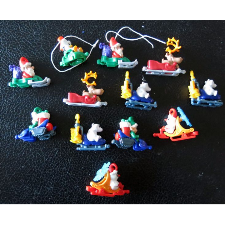FERRERO : Lot de Figurines de Noël KINDER FERRER 11 pièces