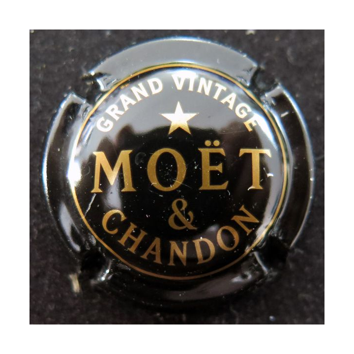 Capsule Muselet de bouteille de champagne MOET ET CHANDON n° 235
