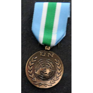 ONU : médaille de l'ONU inconnue avec bande verte plus large que sur la MONUT