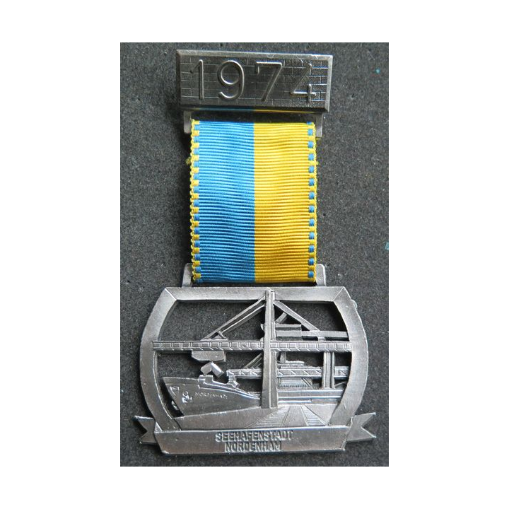 ALLEMAGNE : médaille de la Seehafenstadt Nordenham 1974