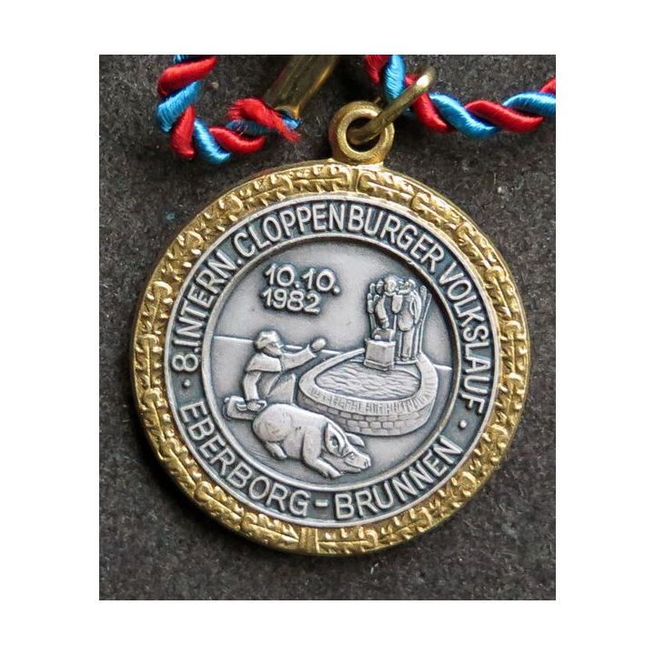 ALLEMAGNE : médaille de la 8° int.Cloppenburger Volkslauf 1982 Eberborg - Brunnen
