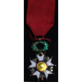 FRANCE : chevalier de l'Ordre de la légion d'Honneur 3° république centre or (tous petits éclats d'émaux)