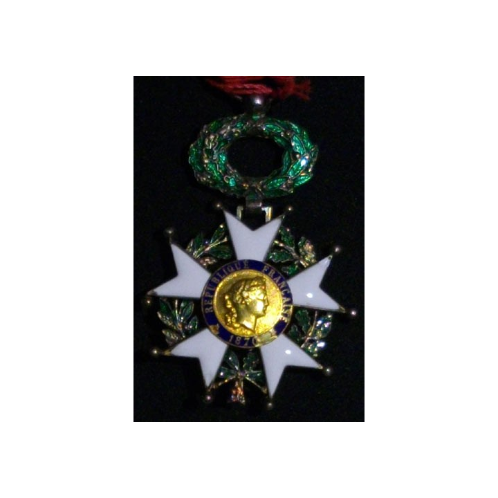 FRANCE : chevalier de l'Ordre de la légion d'Honneur 3° république centre or (tous petits éclats d'émaux)