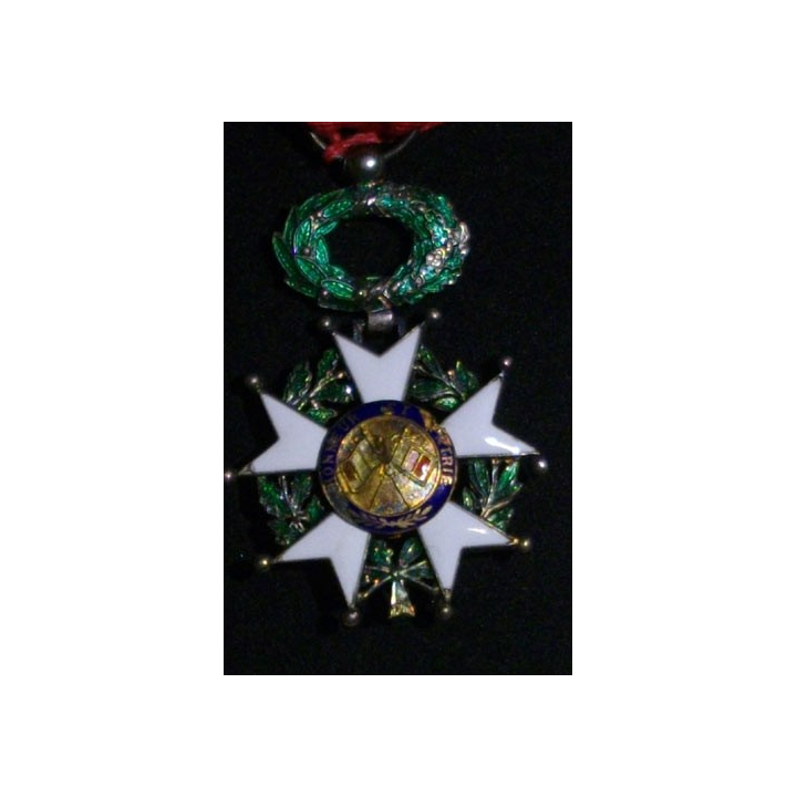 FRANCE : chevalier de l'Ordre de la légion d'Honneur 3° république centre or (tous petits éclats d'émaux)